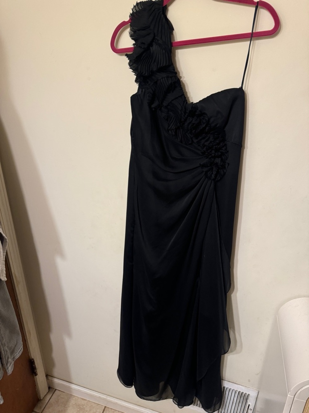 Adrianna Papell Black One-Shoulder Cocktail Dress with Floral Ruching
